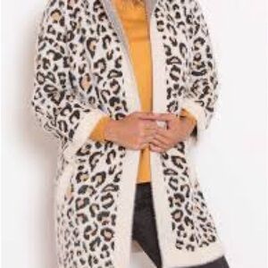 Michelle‎ Nicole Cream and Black Animal Print Cardigan